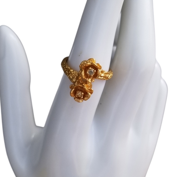 Vintage Jewelry - VINTAGE 18K GOLD PLATED ROSES DESIGN RING WITH CRYSTAL ACCENTS  SIZE 6